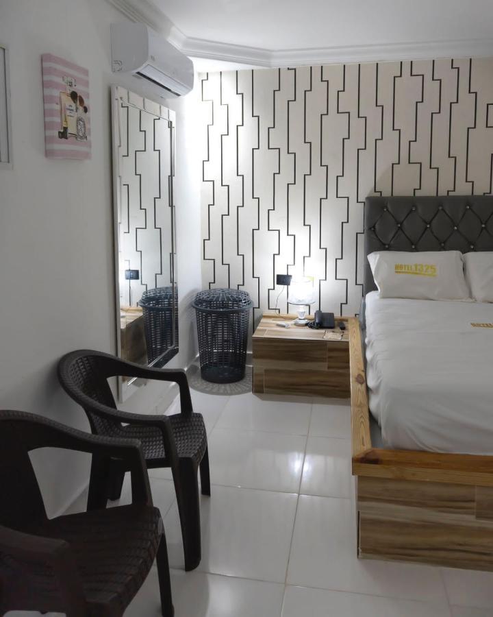 Hotel1325 Бані Екстер'єр фото